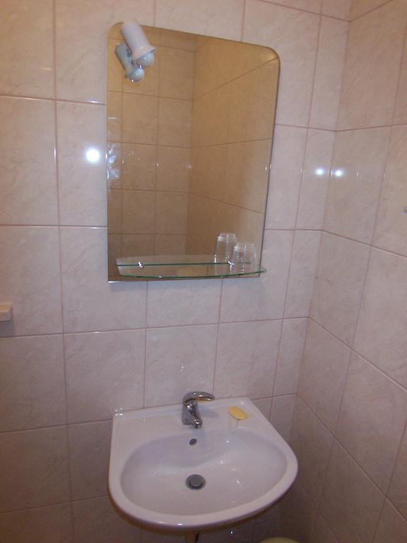 Apartments Croatia Brac Supetar Bagian luar foto