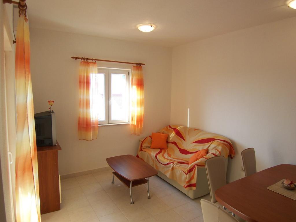 Apartments Croatia Brac Supetar Bagian luar foto